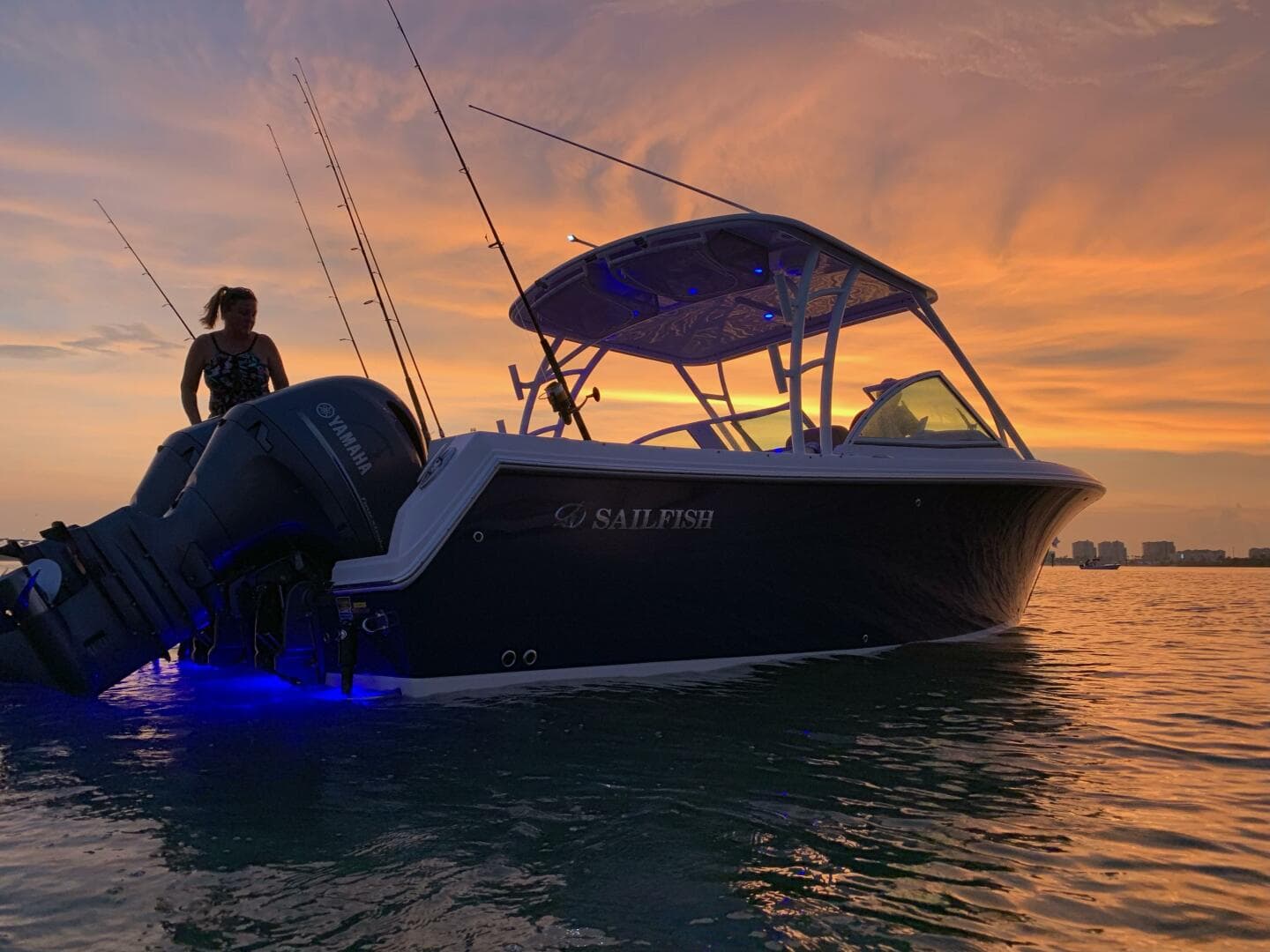 2018 Sailfish 275 Dual Console — 2018 · 28' · Pre-Owned