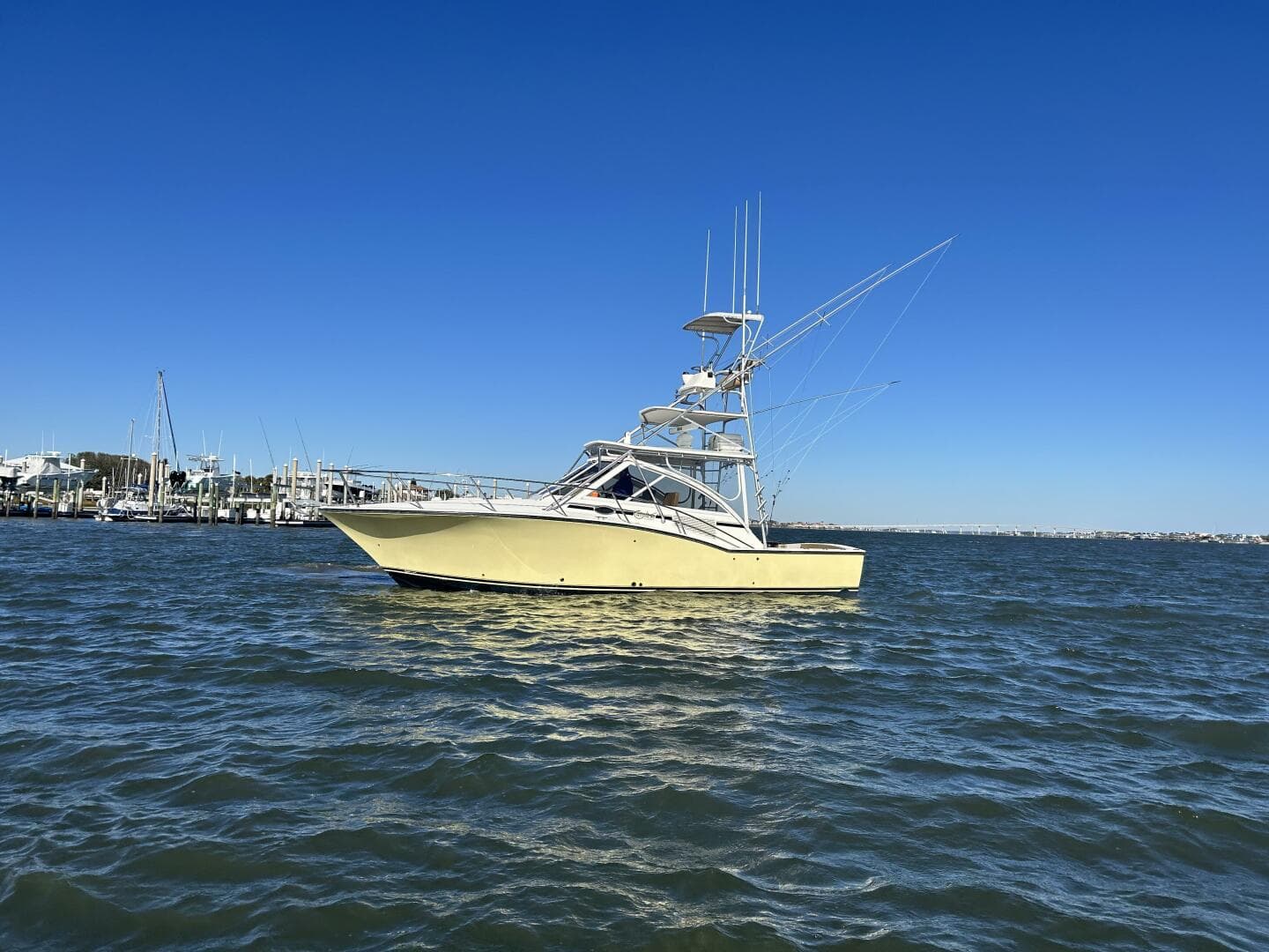 StaFly — 2004 · 35' · 1 Cabin · Pre-Owned