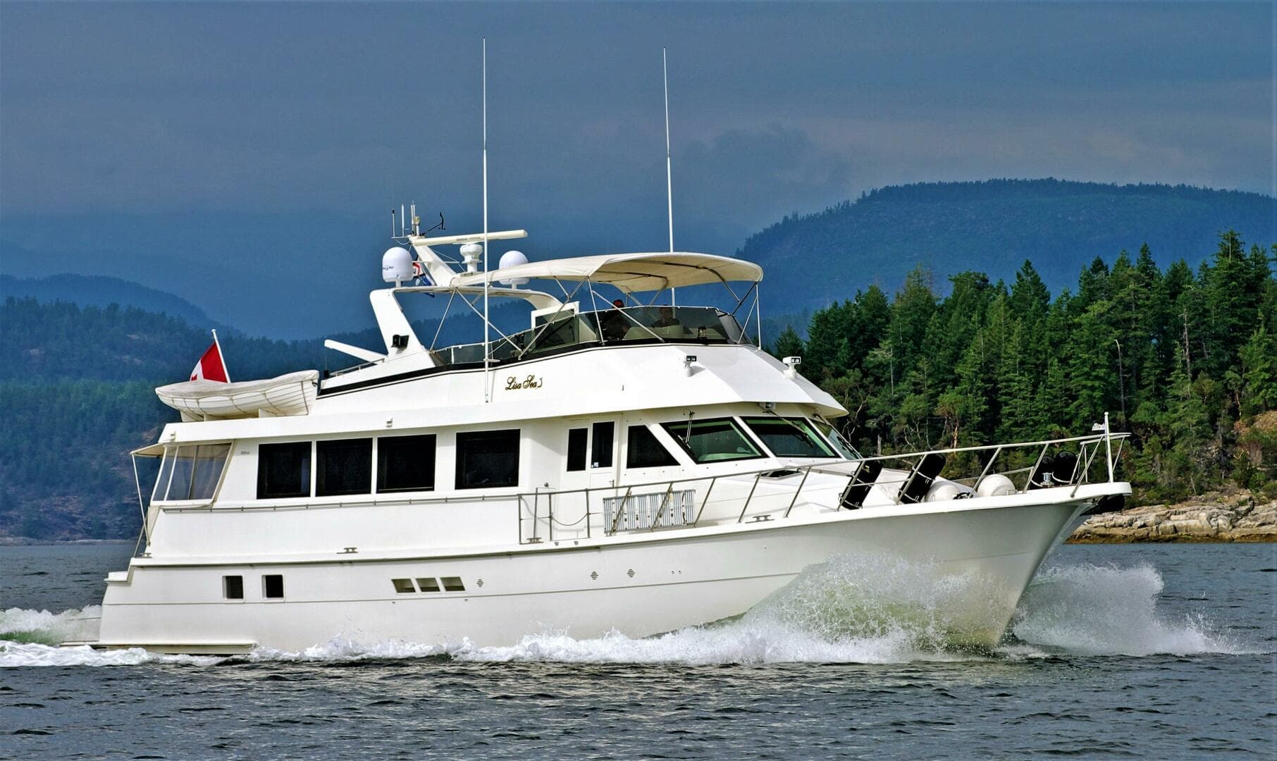 1996 Hatteras — 1996 · 74' · 4 Cabins · Pre-Owned