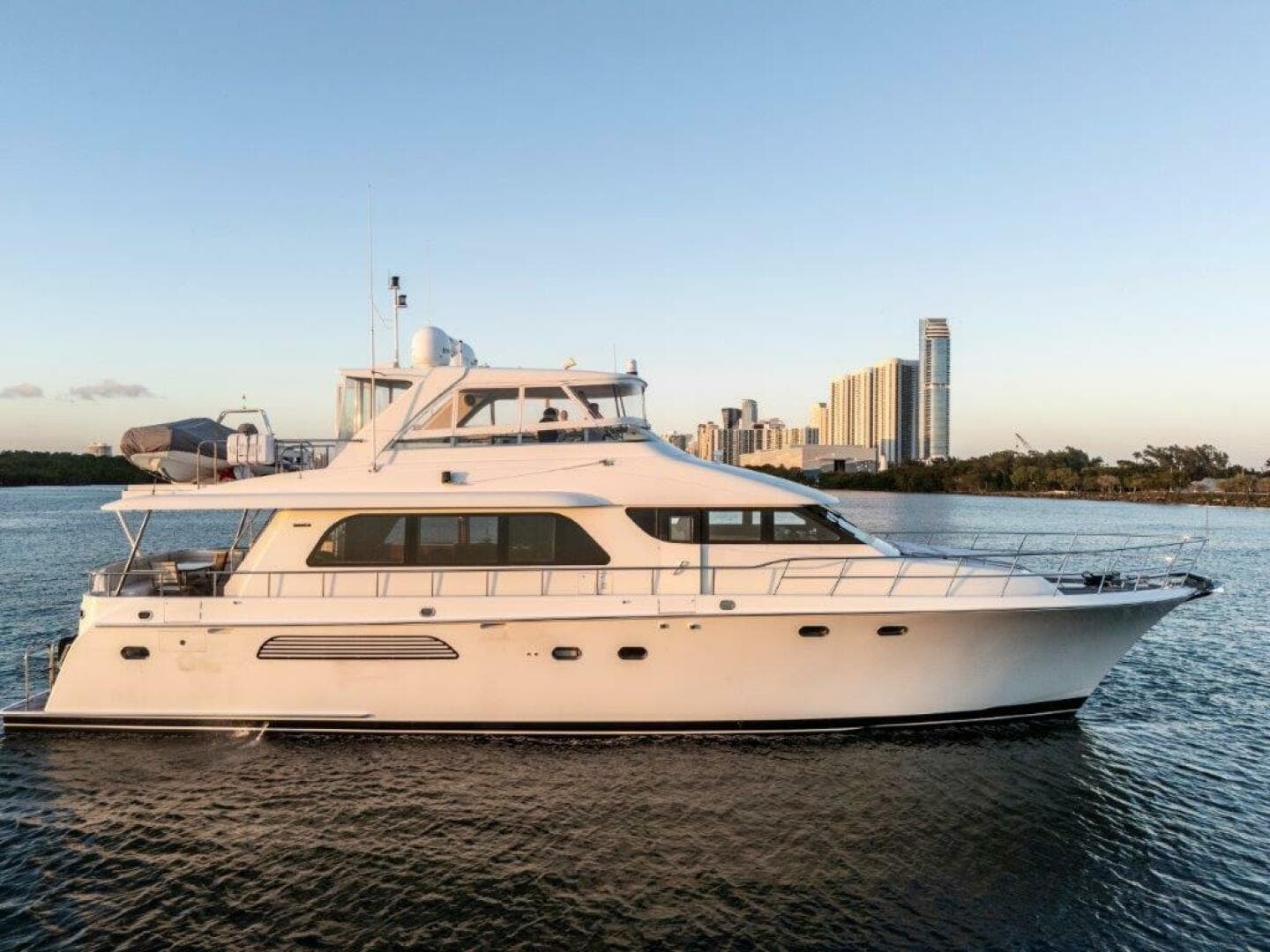 AMAJEN — 2006 · 68' · 3 Cabins · Pre-Owned