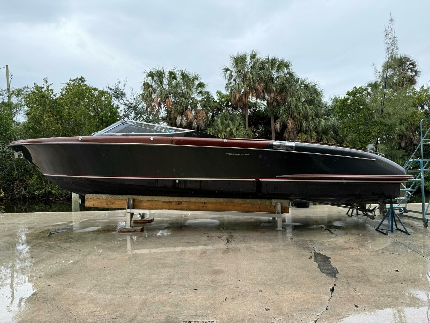 Chinkapin — 2016 · 33' · 1 Cabin · Pre-Owned
