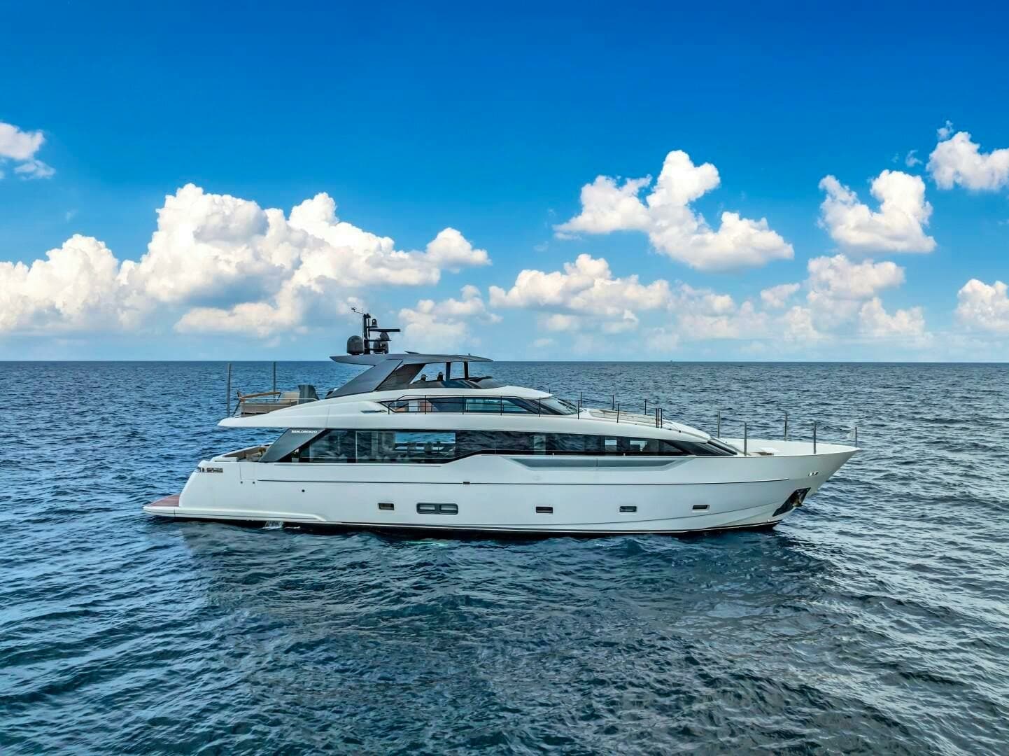 NOTYNOG — 2022 · 90' · 4 Cabins · Pre-Owned