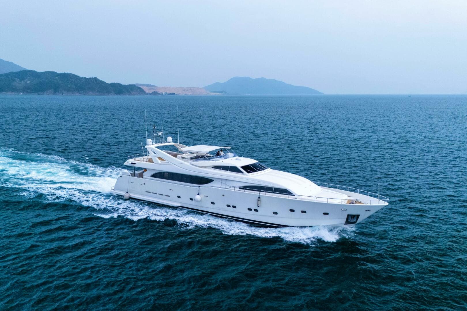 PANDORA — 2005 · 111' · 5 Cabins · Pre-Owned