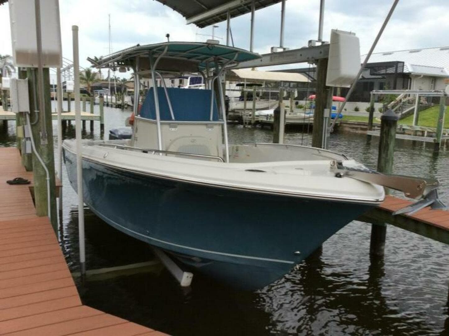 2011 Sailfish — 2011 · 24' · Pre-Owned