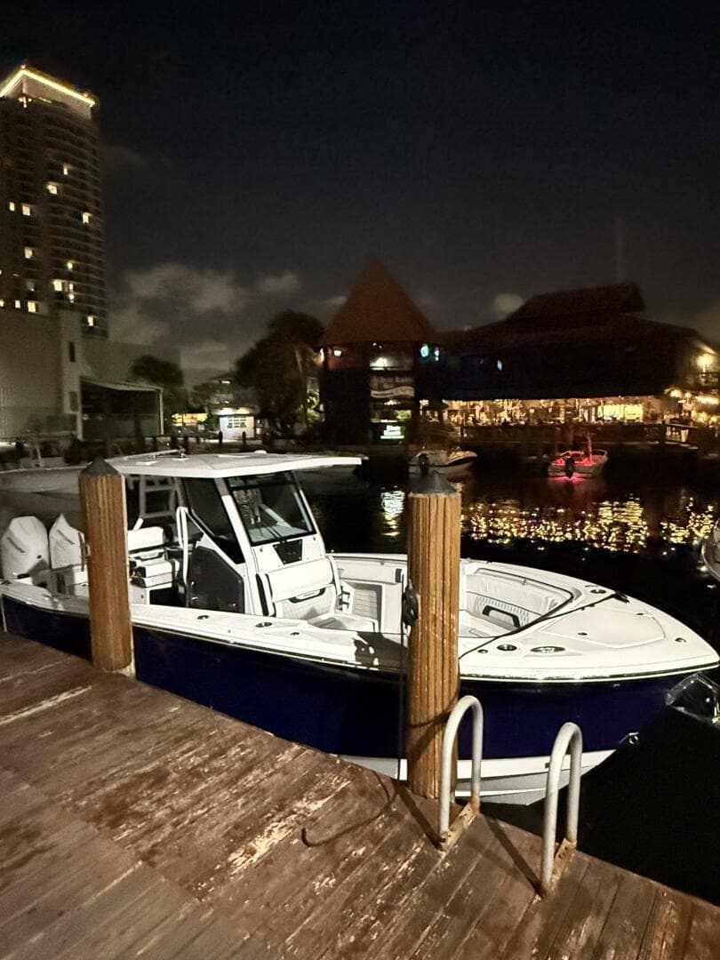 2025 Blackfin 302CC — 2025 · 30' · Pre-Owned