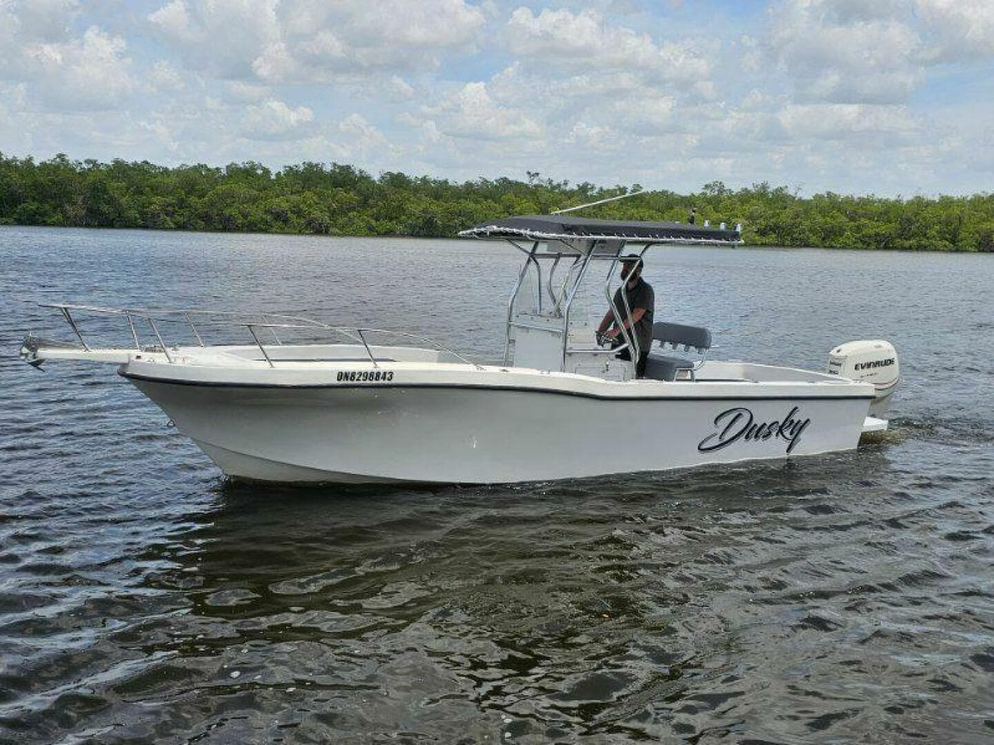 1999 Dusky 256 Center Console — 1999 · 25' · Pre-Owned
