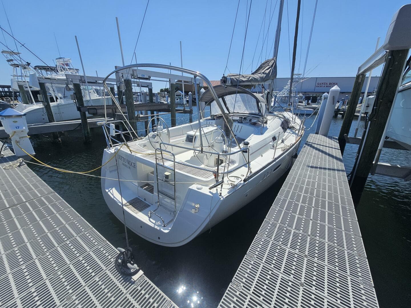 Sotto Voce — 2009 · 43' · 3 Cabins · Pre-Owned