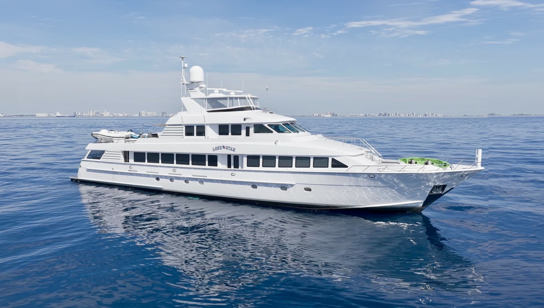 LONE STAR — 1995 · 130' · 5 Cabins · Pre-Owned