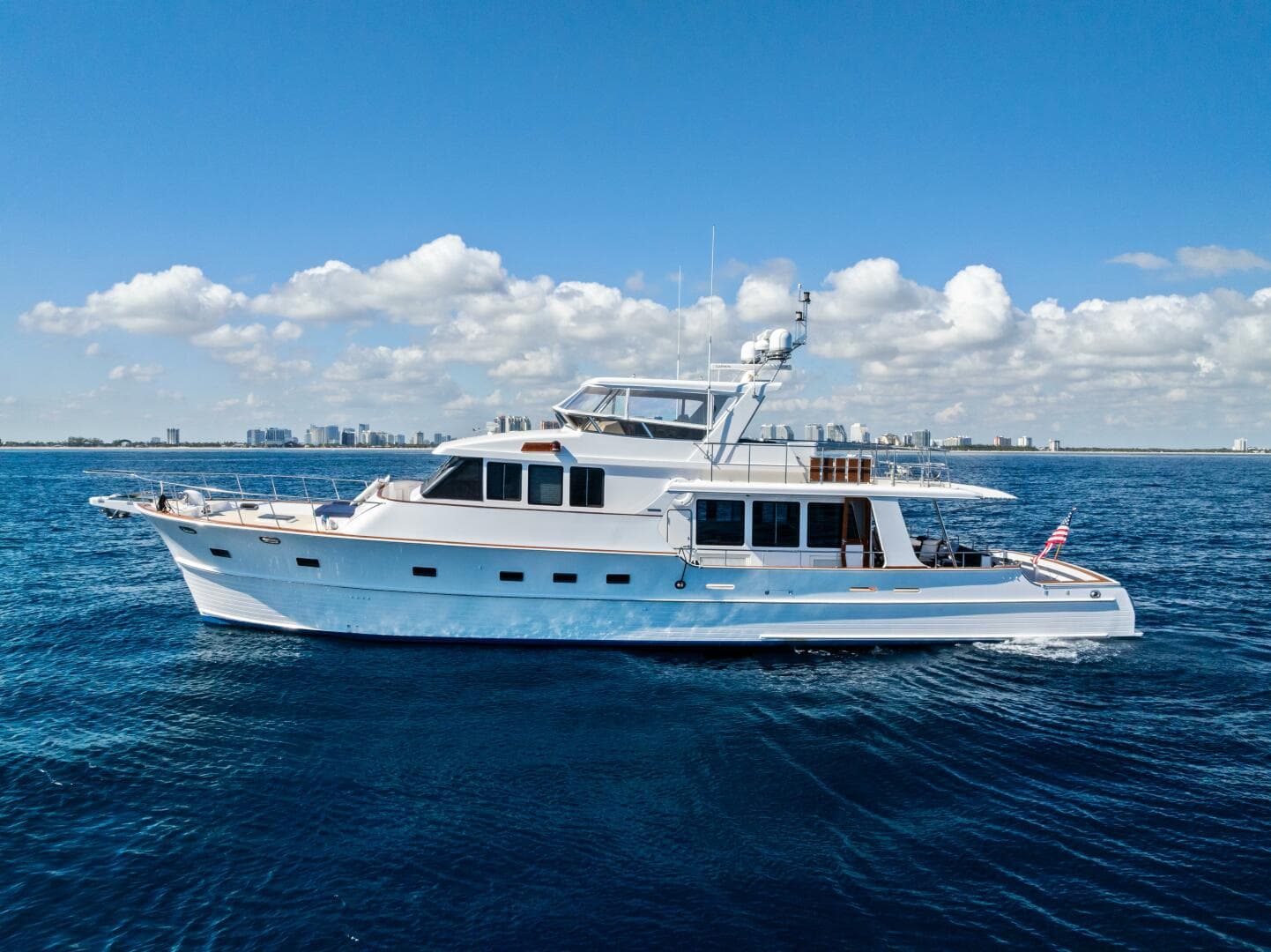 El Legado — 2005 · 72' · 3 Cabins · Pre-Owned