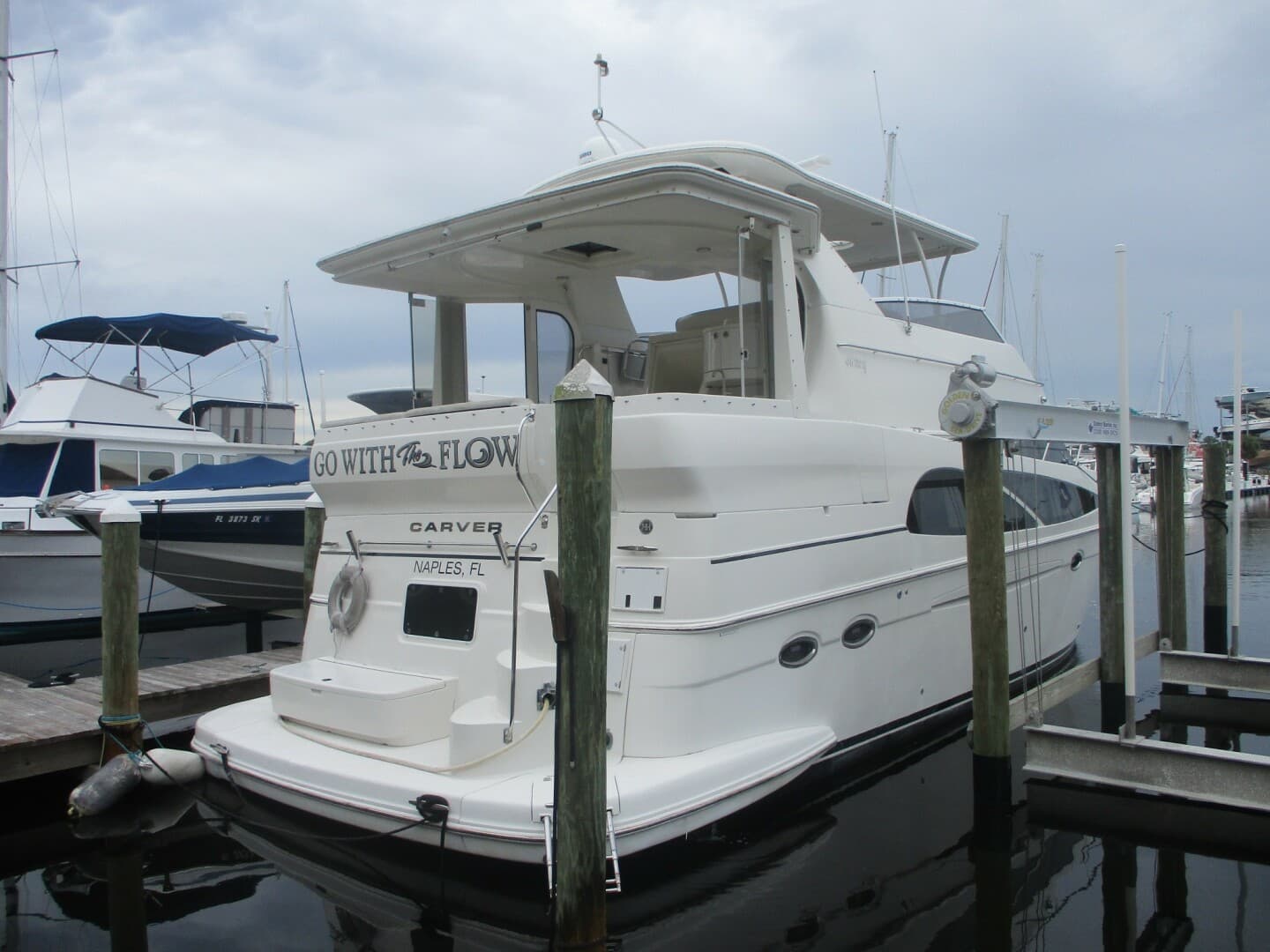2006 Carver — 2006 · 46' · Pre-Owned