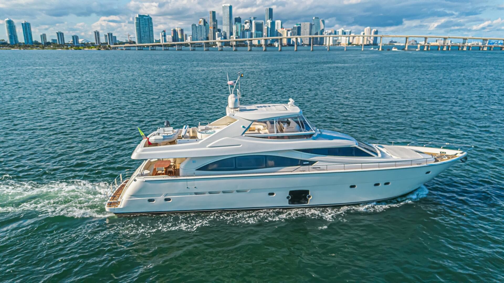 Noral — 2011 · 85' · 4 Cabins · Pre-Owned