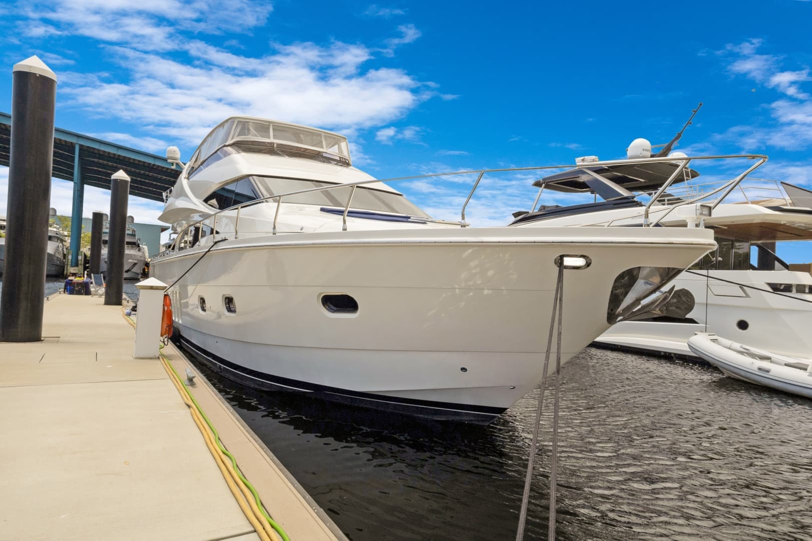 HER ENDEAVOUR — 2008 · 69' · 3 Cabins · Pre-Owned