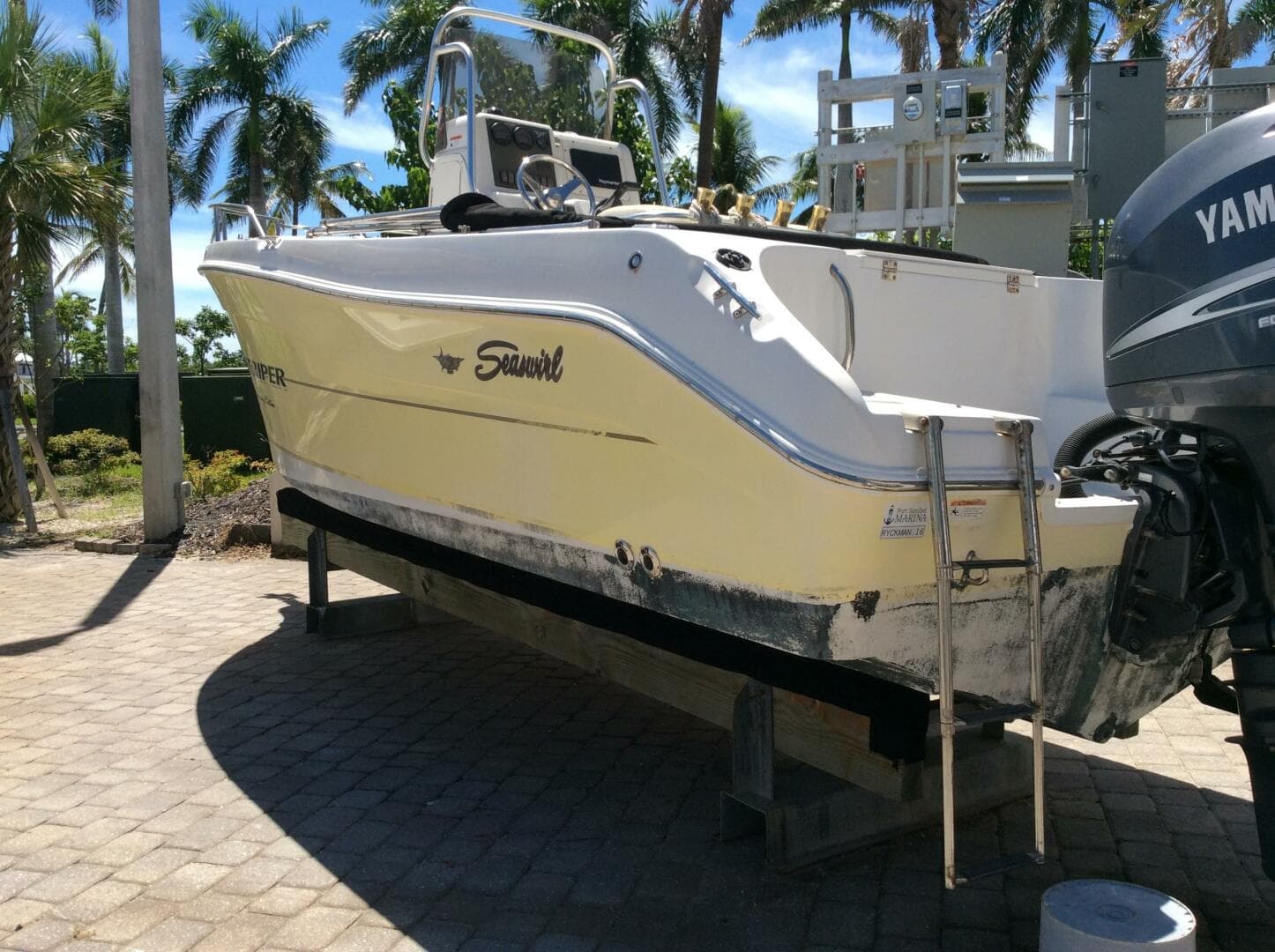 2005 Seaswirl Striper — 2005 · 21' · Pre-Owned