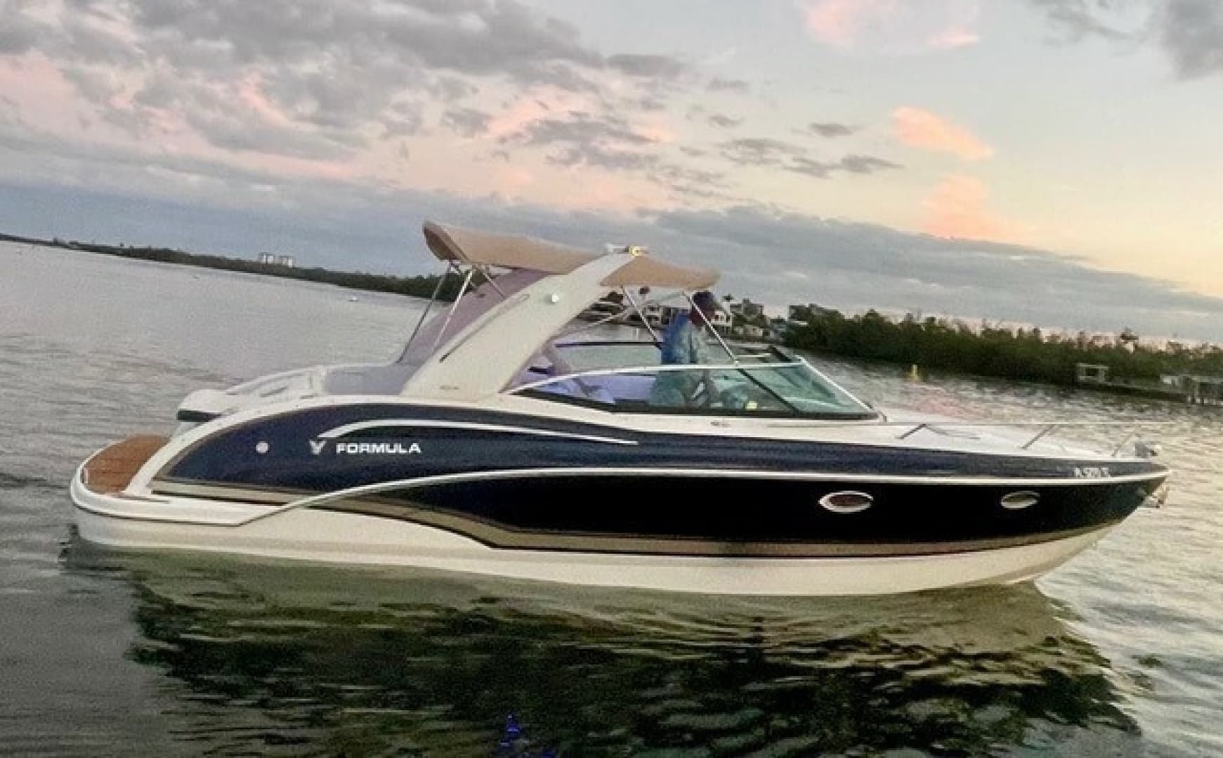 Fly Me — 2013 · 31' · Pre-Owned