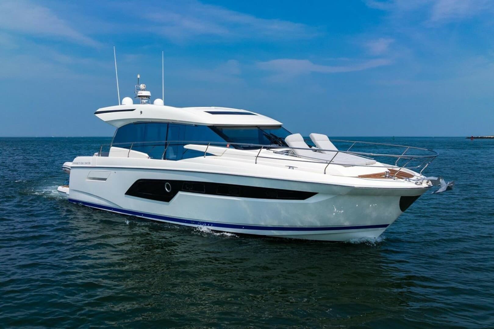 2022 Prestige 520S — 2022 · 52' · Pre-Owned