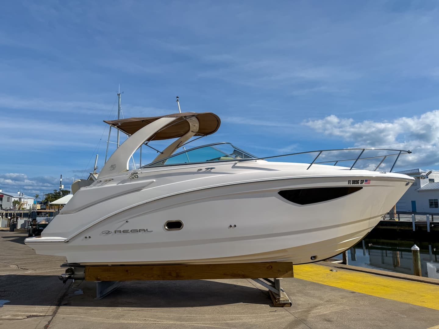 2020 Regal 26 Express — 2020 · 27' · Pre-Owned
