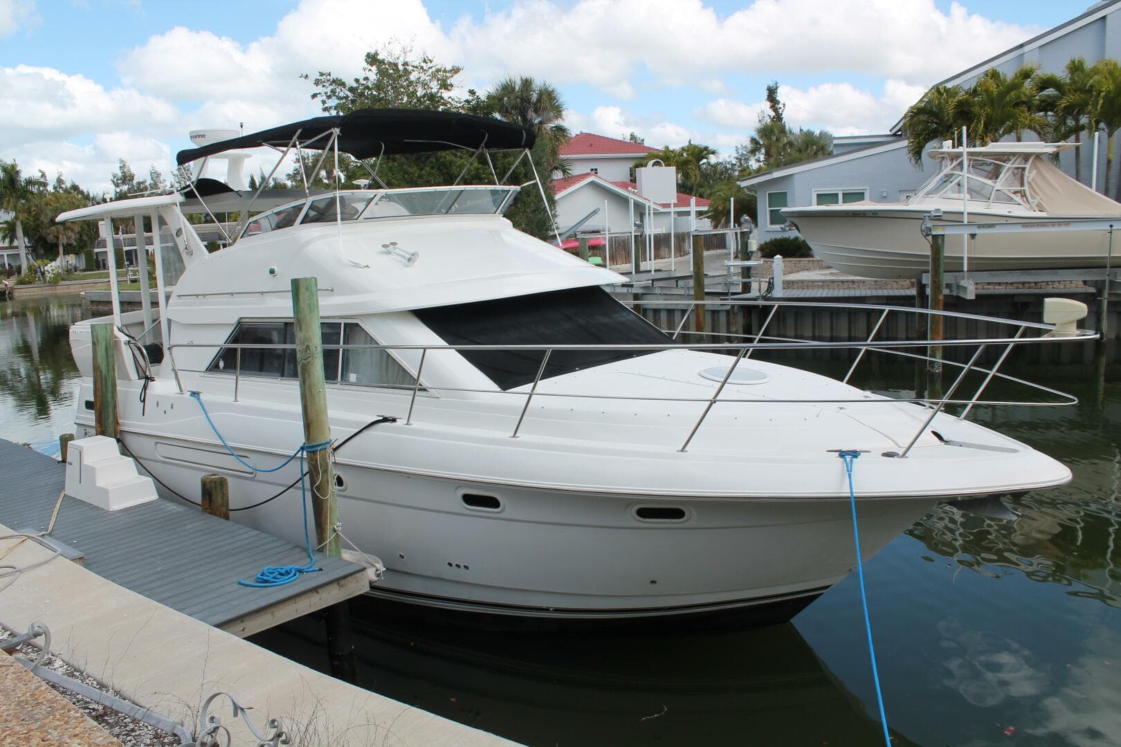 2004 Cruisers Yachts — 2004 · 36' · 2 Cabins · Pre-Owned