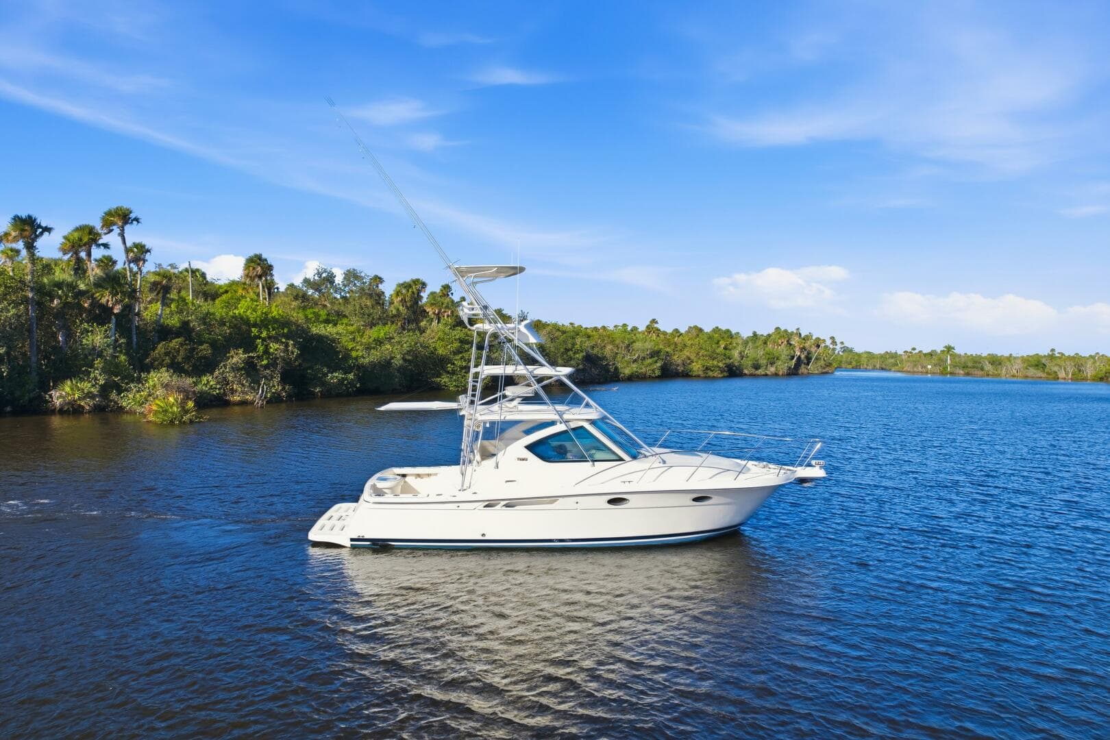 Serenity — 2011 · 31' · 1 Cabin · Pre-Owned
