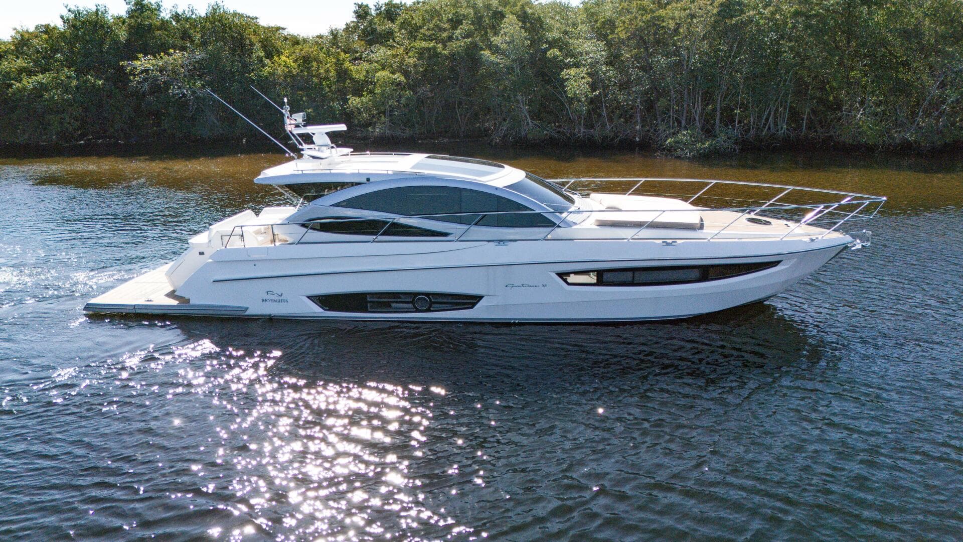 Margo — 2019 · 61' · 2 Cabins · Pre-Owned