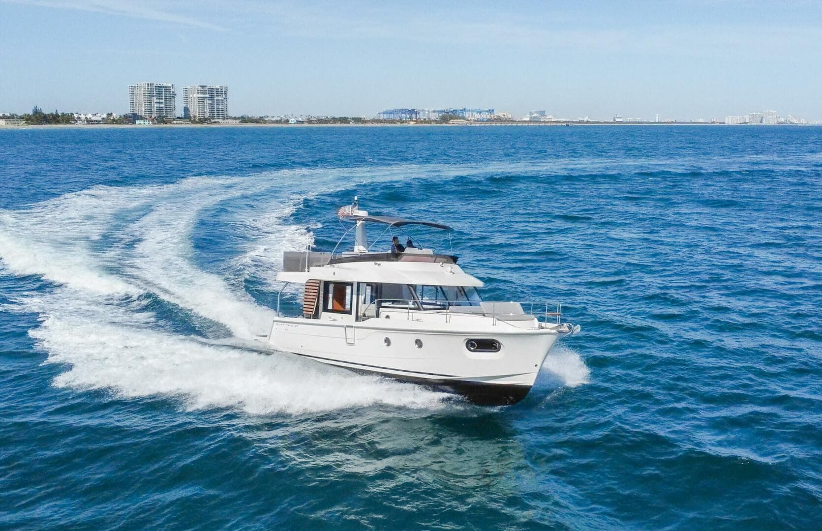 Carolina Blues — 2025 · 44' · 3 Cabins · Pre-Owned