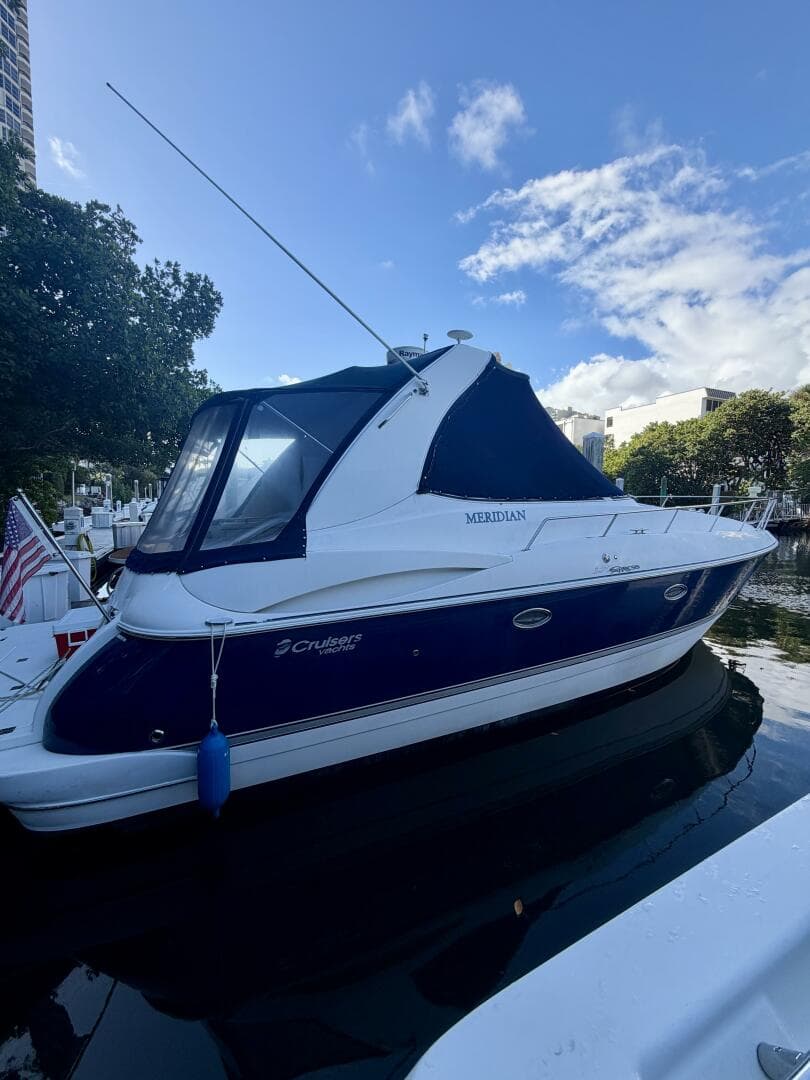 2007 Cruisers Yachts 370 Express — 2007 · 40' · 2 Cabins · Pre-Owned