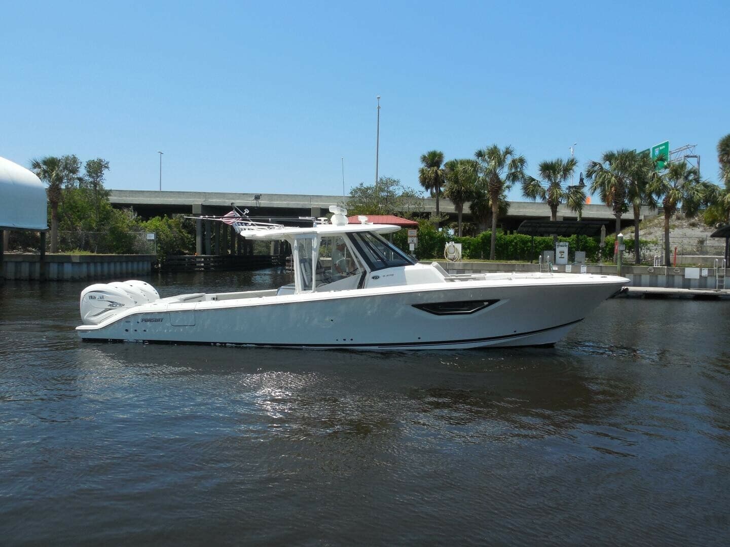 FIJI KAI — 2023 · 40' · Pre-Owned