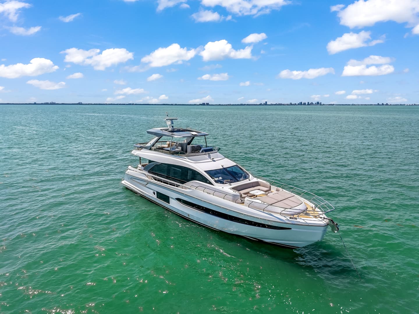 2025 Azimut 78 FLY — 2025 · 78' · Pre-Owned
