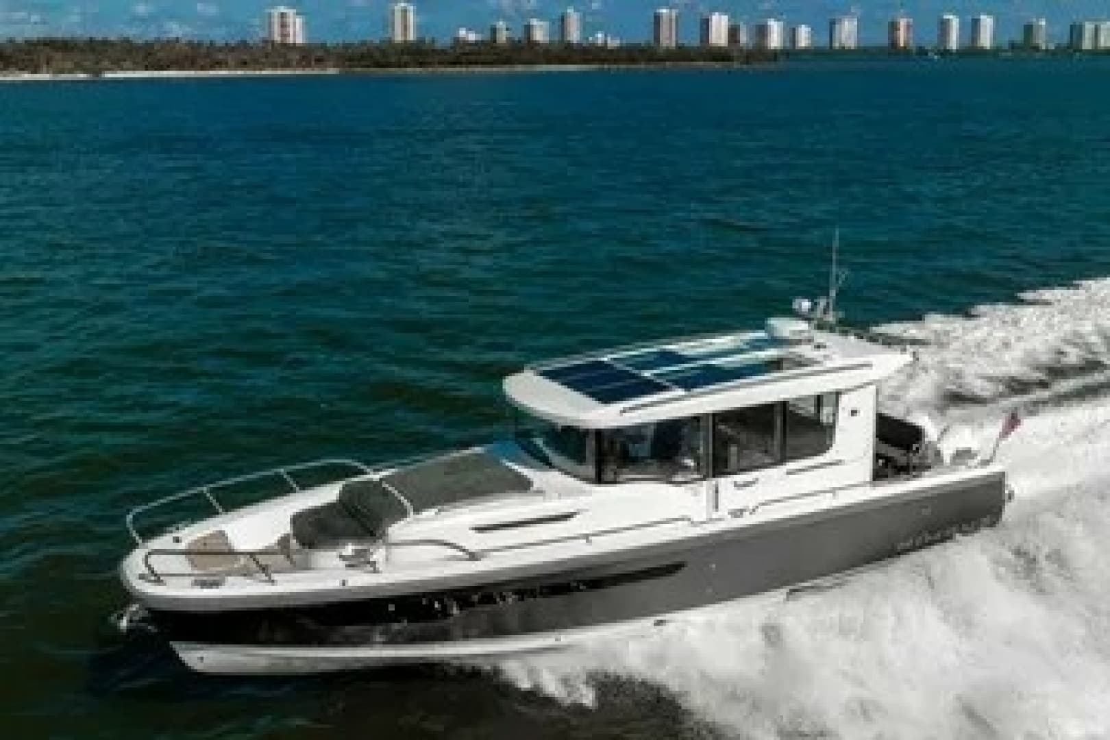 Megusta — 2023 · 40' · 1 Cabin · Pre-Owned