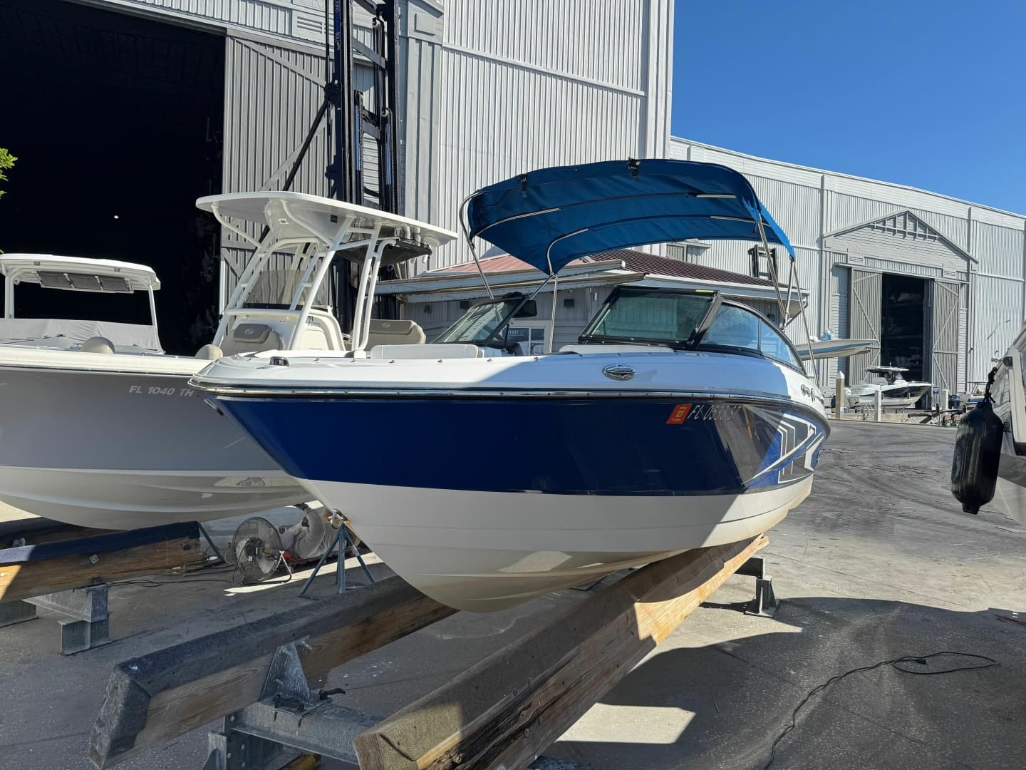 2020 Monterey M-205 — 2020 · 20' · Pre-Owned