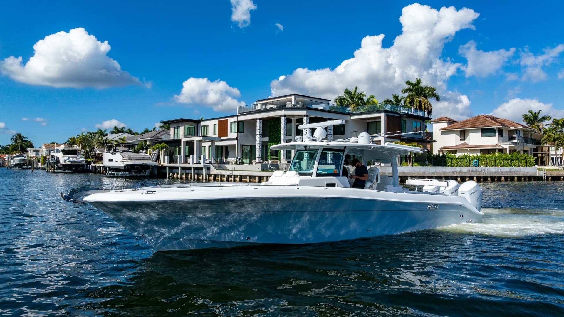 2024 HCB 42 Lujo — 2024 · 42' · Pre-Owned