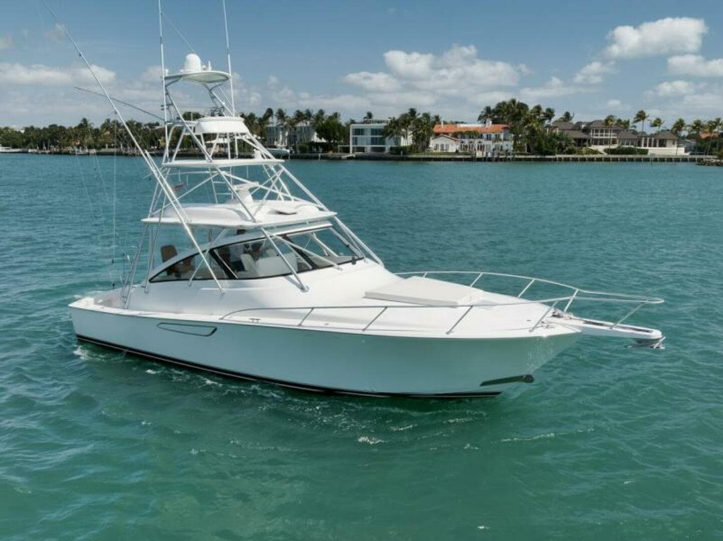 GAMECHANGER — 2015 · 42' · 2 Cabins · Pre-Owned