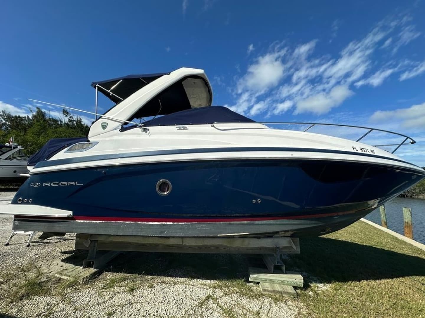 LaDonaPatricia — 2017 · 28' · Pre-Owned