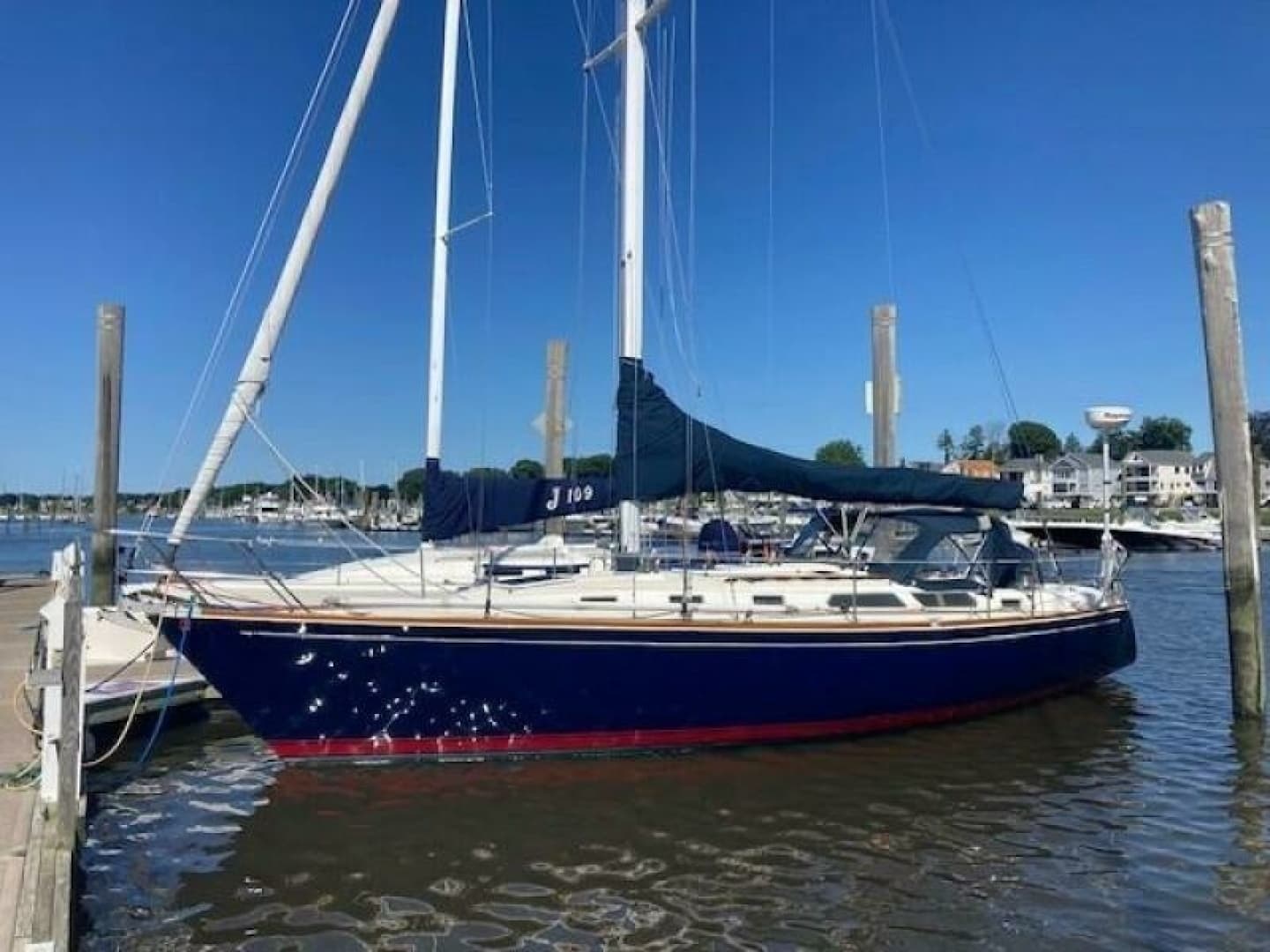1990 Sabre 38 MK II — 1990 · 38' · 2 Cabins · Pre-Owned