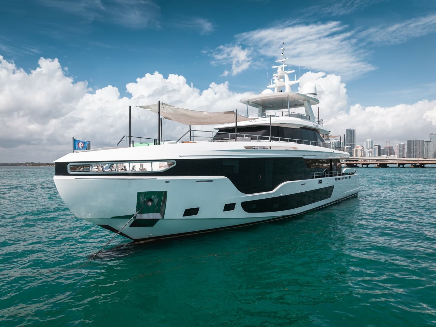 TYCOON — 2024 · 118' · 5 Cabins · Pre-Owned