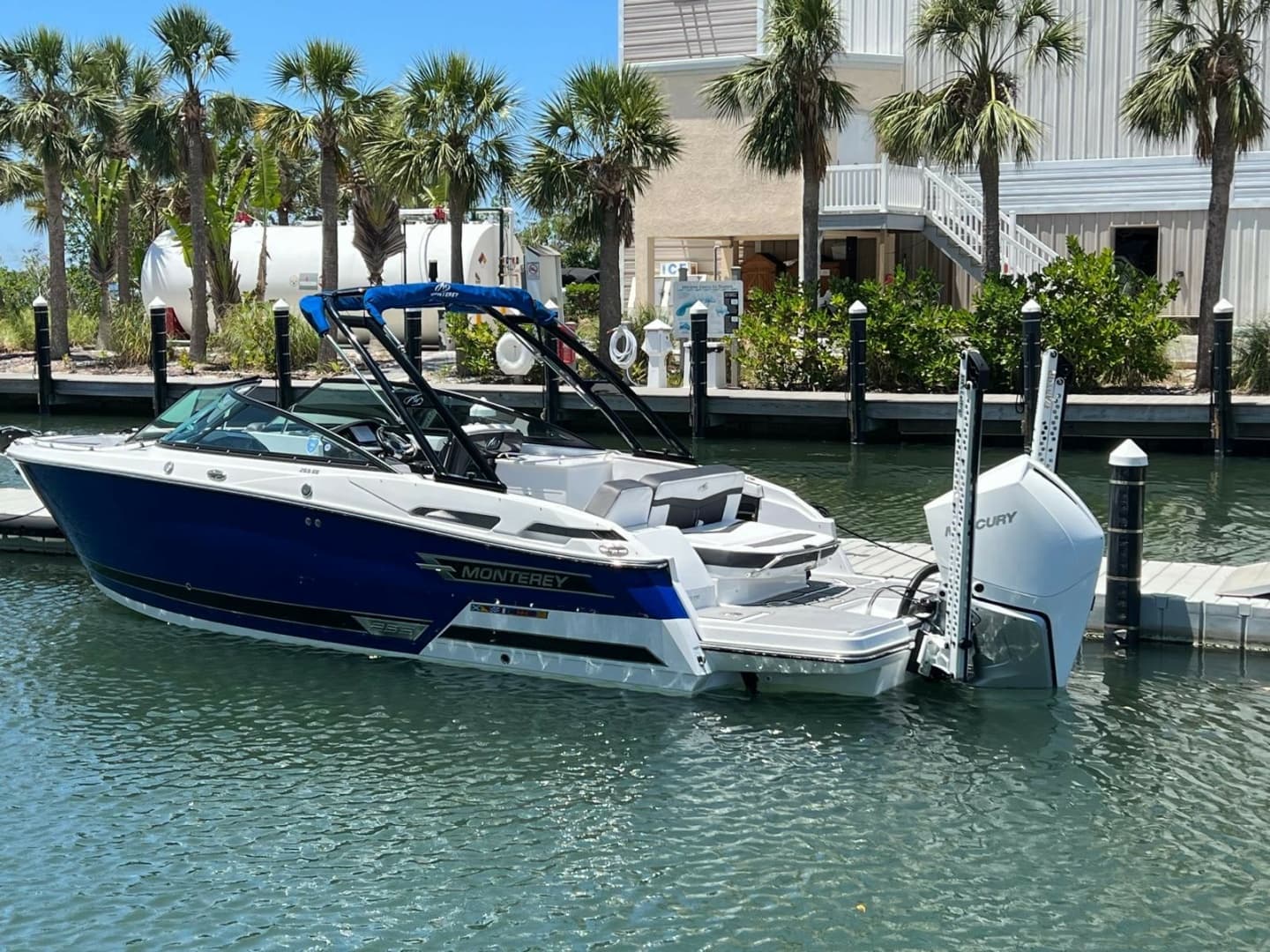 2023 Monterey 255 Super Sport — 2023 · 25' · Pre-Owned