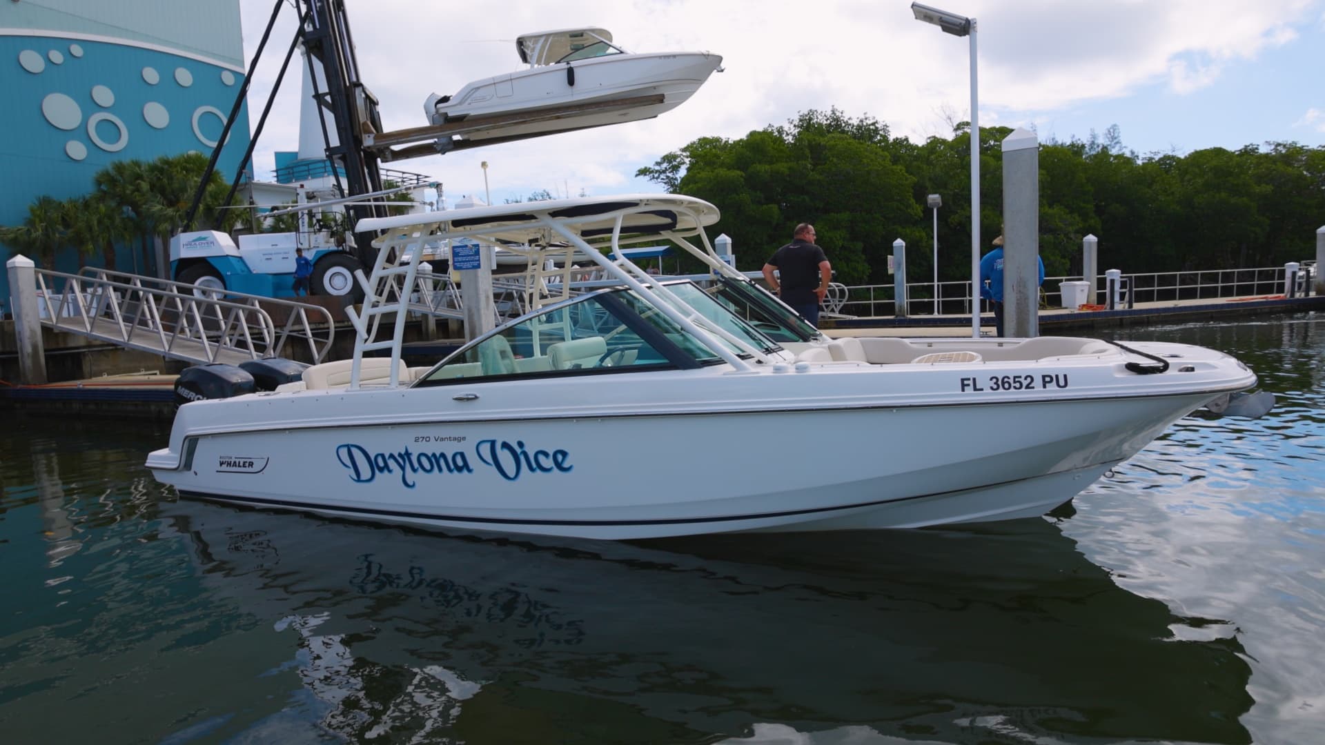 2014 Boston Whaler 270 Vantage — 2014 · 27' · Pre-Owned