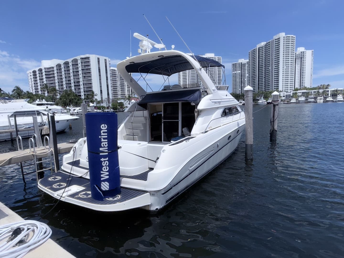 2001 Sea Ray 450 Express Bridge — 2001 · 53' · Pre-Owned