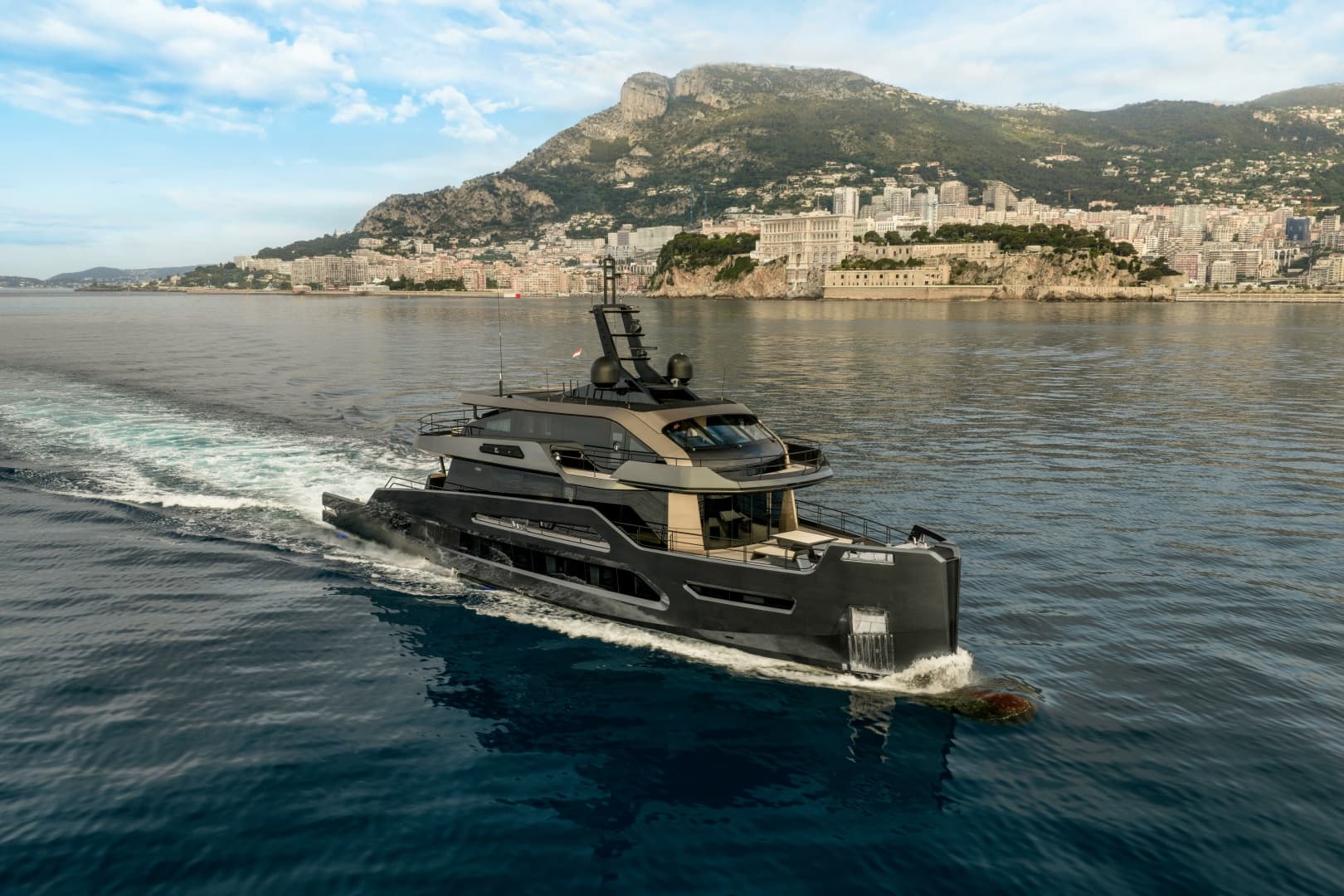 K+ — 2023 · 125' · 5 Cabins · Pre-Owned