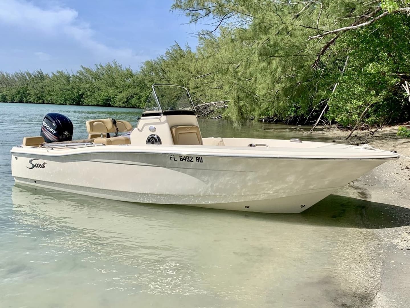 2019 Scout 195 Sportfish — 2019 · 19' · Pre-Owned