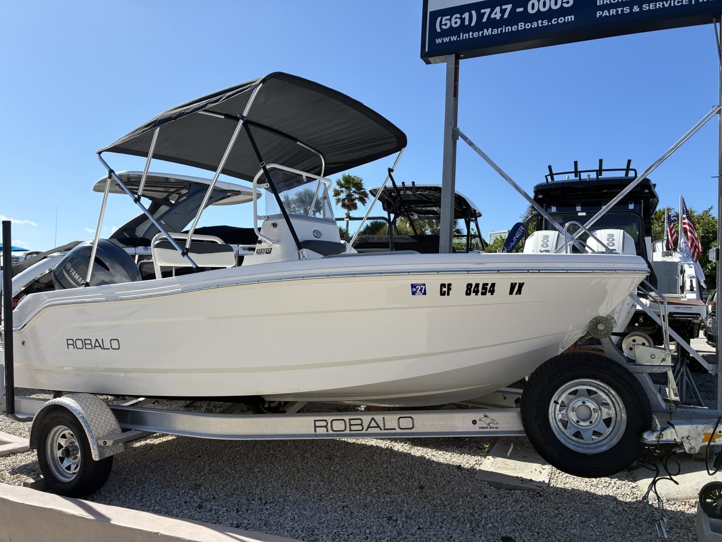 2025 Robalo R160 Center Console — 2025 · 18' · Pre-Owned