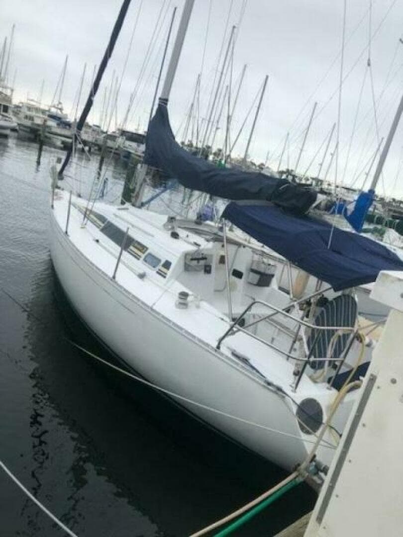 1988 Beneteau First 285 — 1988 · 28' · 2 Cabins · Pre-Owned
