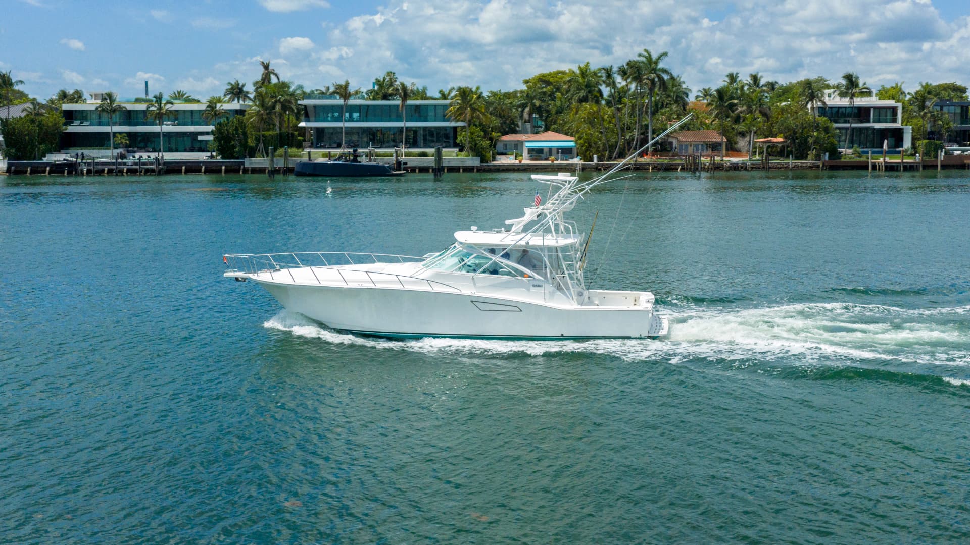 2000 Cabo 45 EXPRESS — 2000 · 45' · Pre-Owned