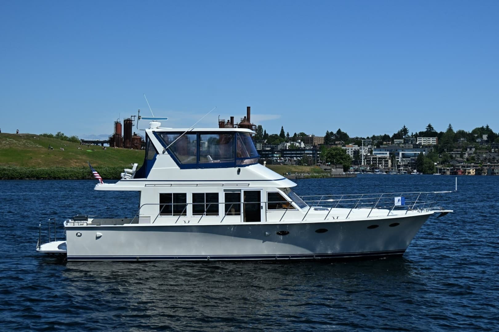 SANDWICH — 1999 · 50' · 2 Cabins · Pre-Owned