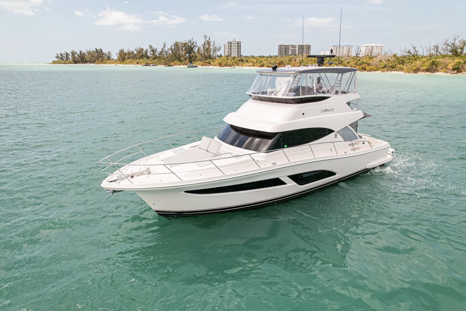 Legacy G2 — 2025 · 52' · 3 Cabins · Pre-Owned