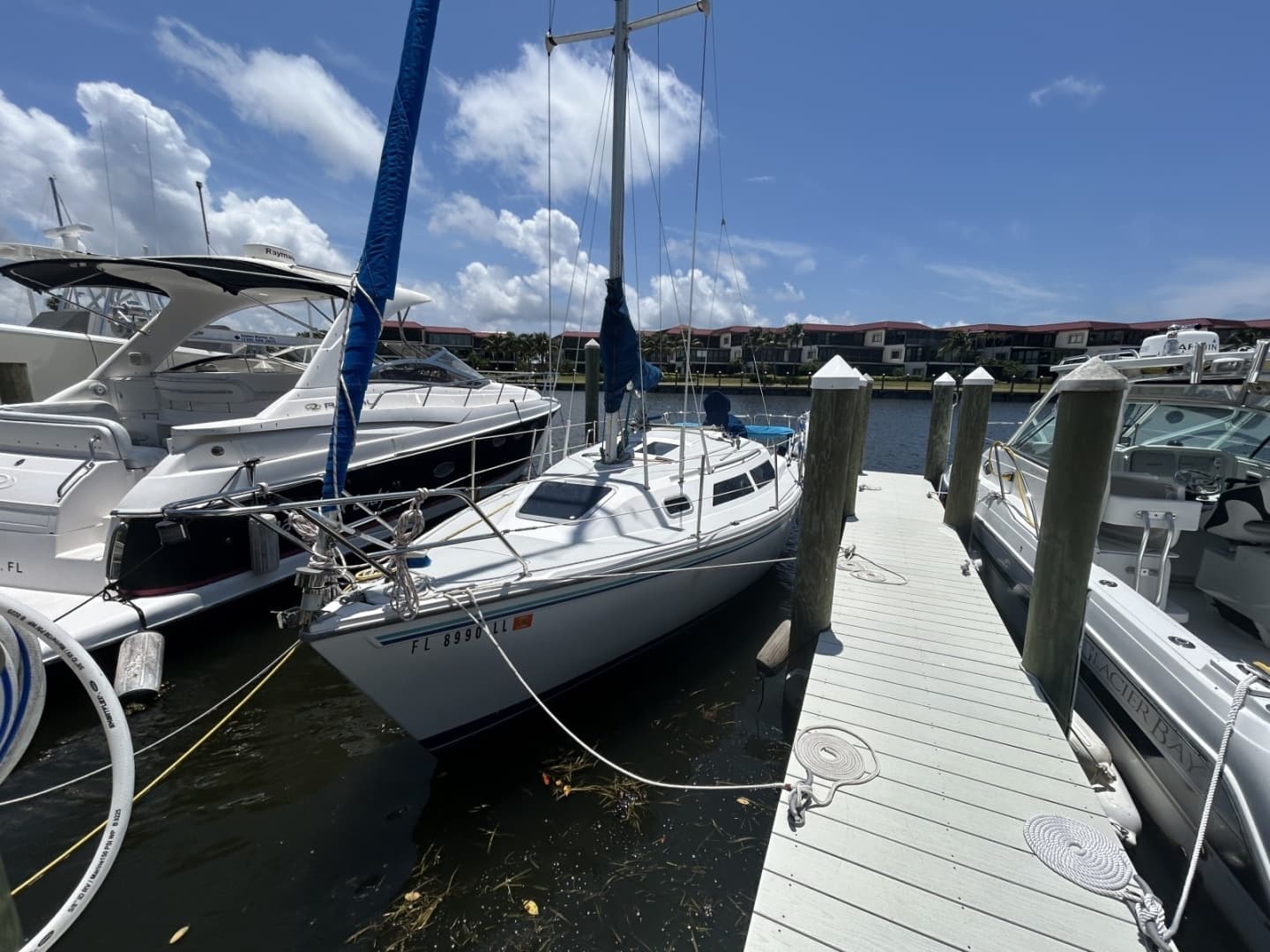 DRAGON FLY — 1994 · 28' · 2 Cabins · Pre-Owned