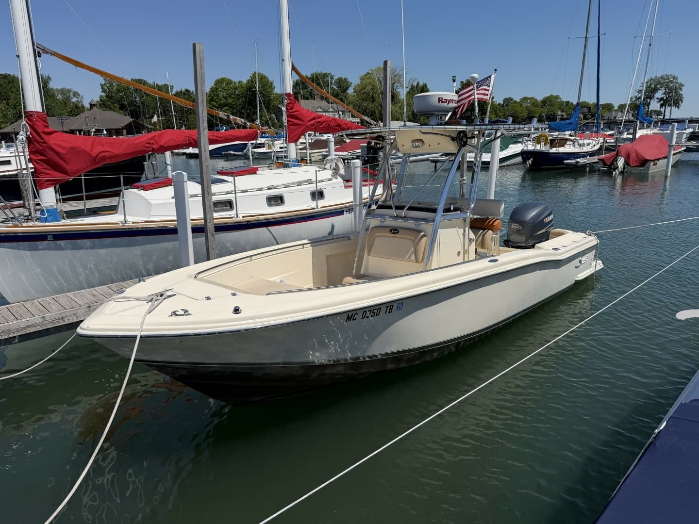 2007 Scout 242 Sportfish — 2007 · 24' · Pre-Owned