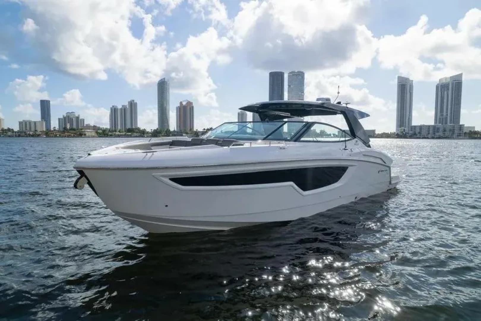 2021 Cruisers Yachts — 2021 · 38' · Pre-Owned