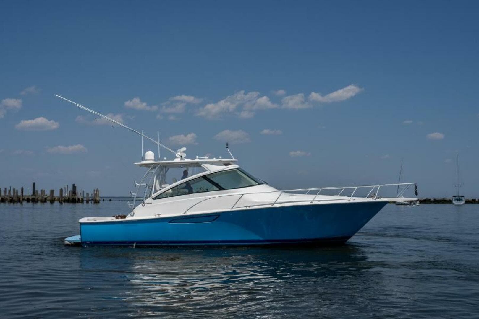 Drop'Em — 2012 · 42' · 2 Cabins · Pre-Owned