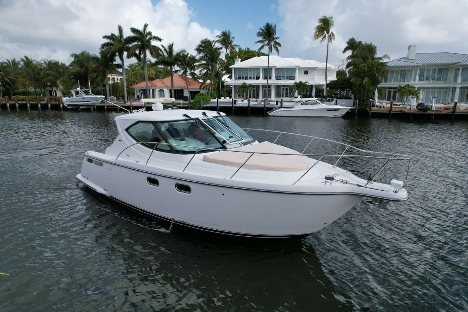 2008 Tiara Yachts 3500 Sovran — 2008 · 37' · Pre-Owned