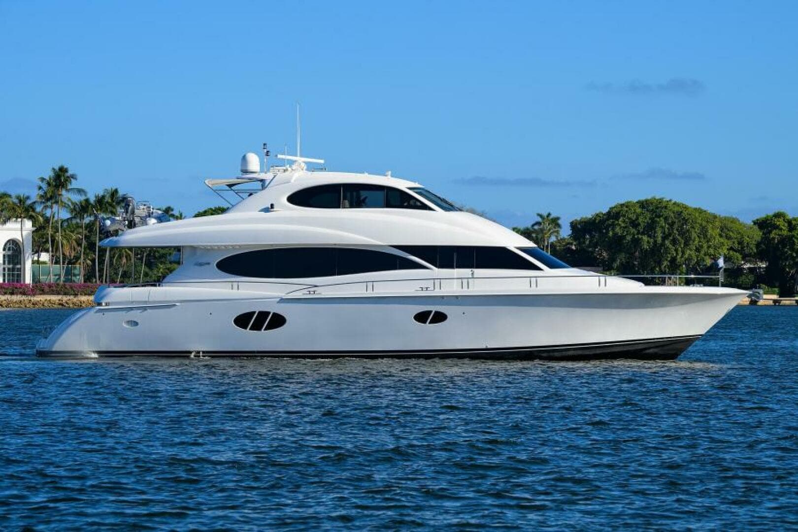 WILLYN — 2007 · 80' · 5 Cabins · Pre-Owned